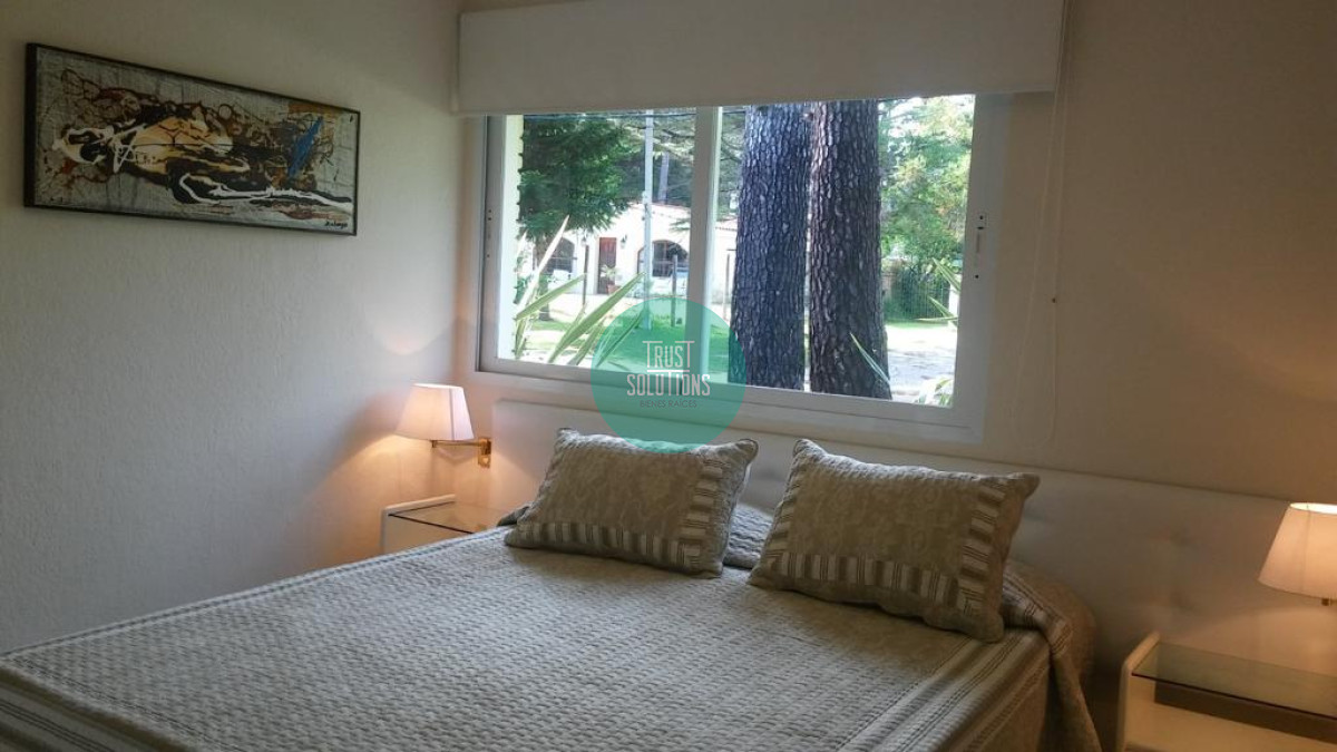 Casa ID.319 - Venta Alquiler Anual y de Temporada Casa 4D y dep de serv Mansa Punta con Piscina climatizada 
