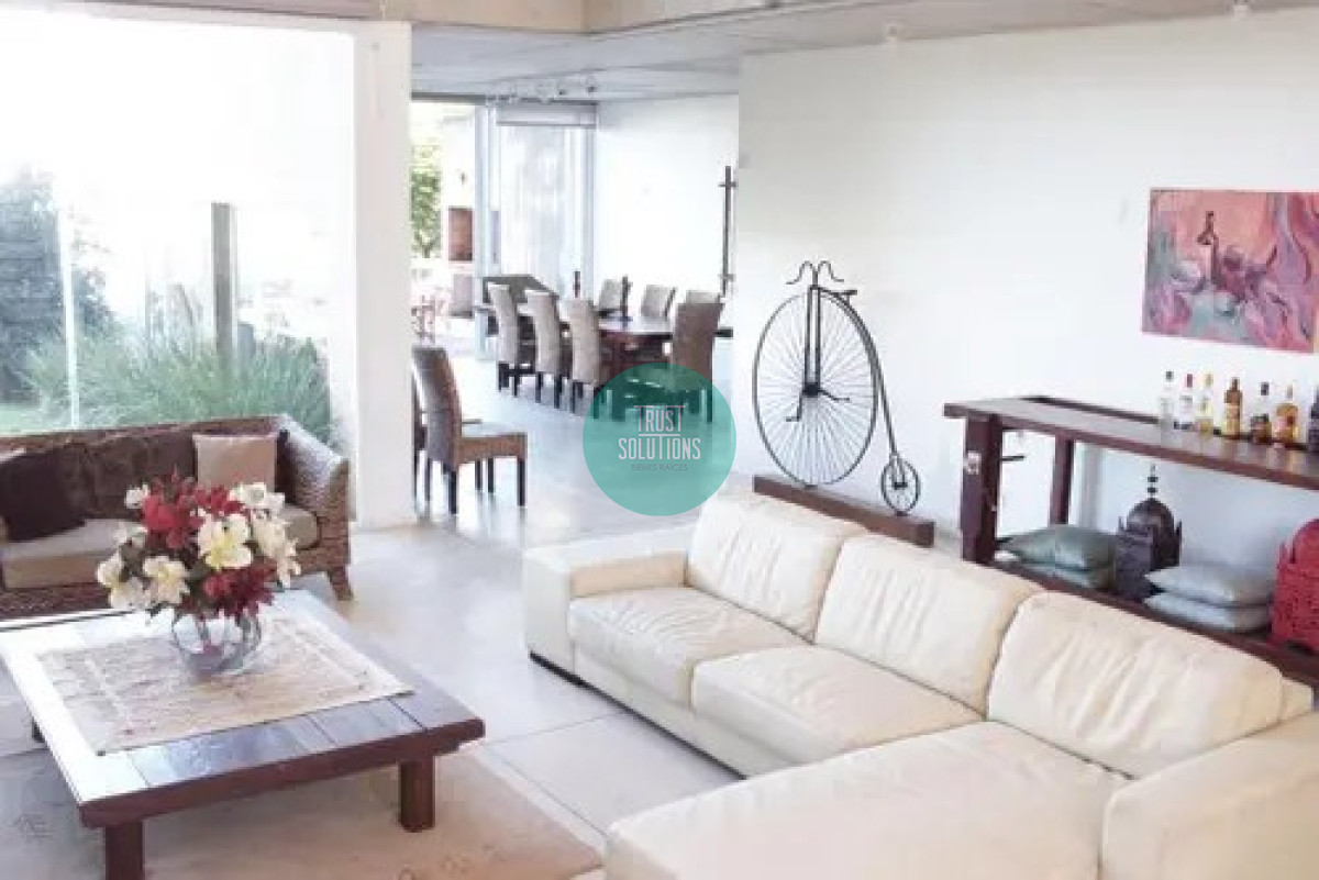 Casa ID.898 - Alquiler Anual  Casa 4D Rincón del Indio Punta con Piscina climatizada 