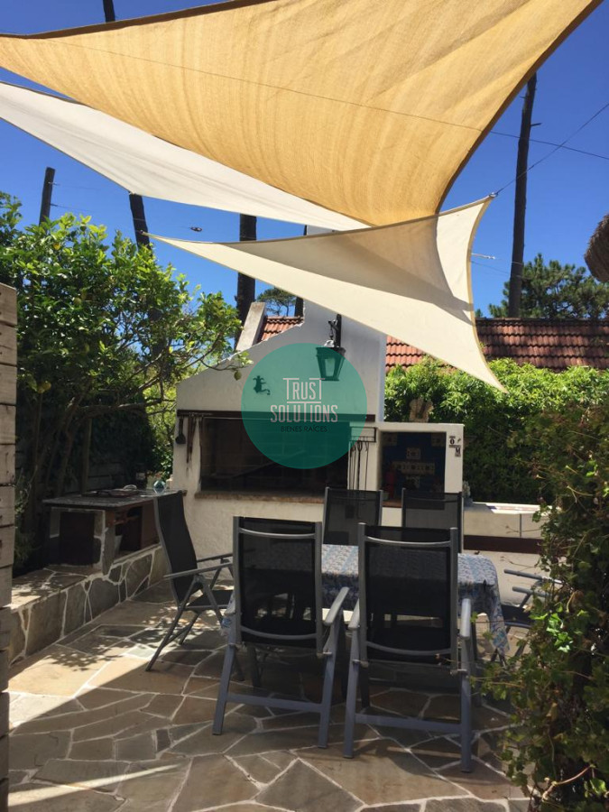Casa ID.710 - Alquiler temporada Casa 5D Pinares Punta con Piscina climatizada a metros del mar 
