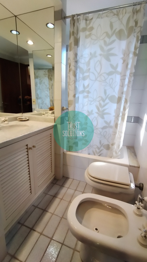 Casa ID.491 - Venta y Alquiler de Temporada Casa 4D y dep de serv Mansa Punta con Piscina a mts del mar