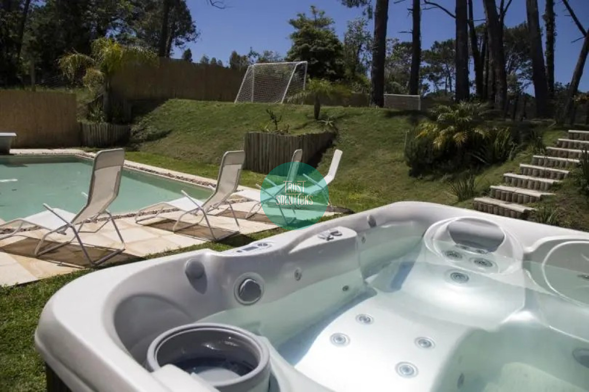 Casa ID.481 - Alquiler Anual Casa 3D San Rafael Punta con Piscina climatizada y Jacuzzi 