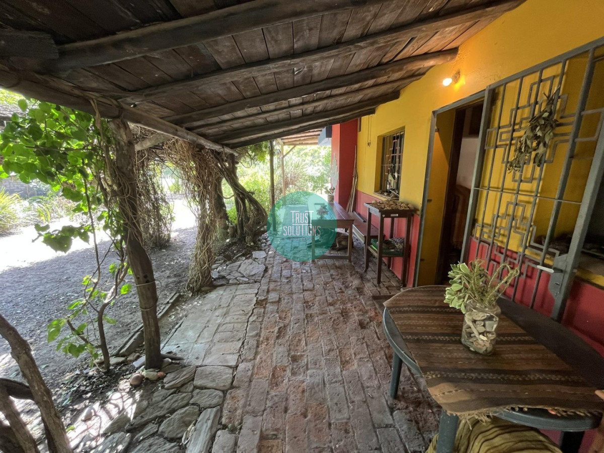 Casa ID.1858 - Venta Casa de campo en Colonia a pasos de la plaza de toro