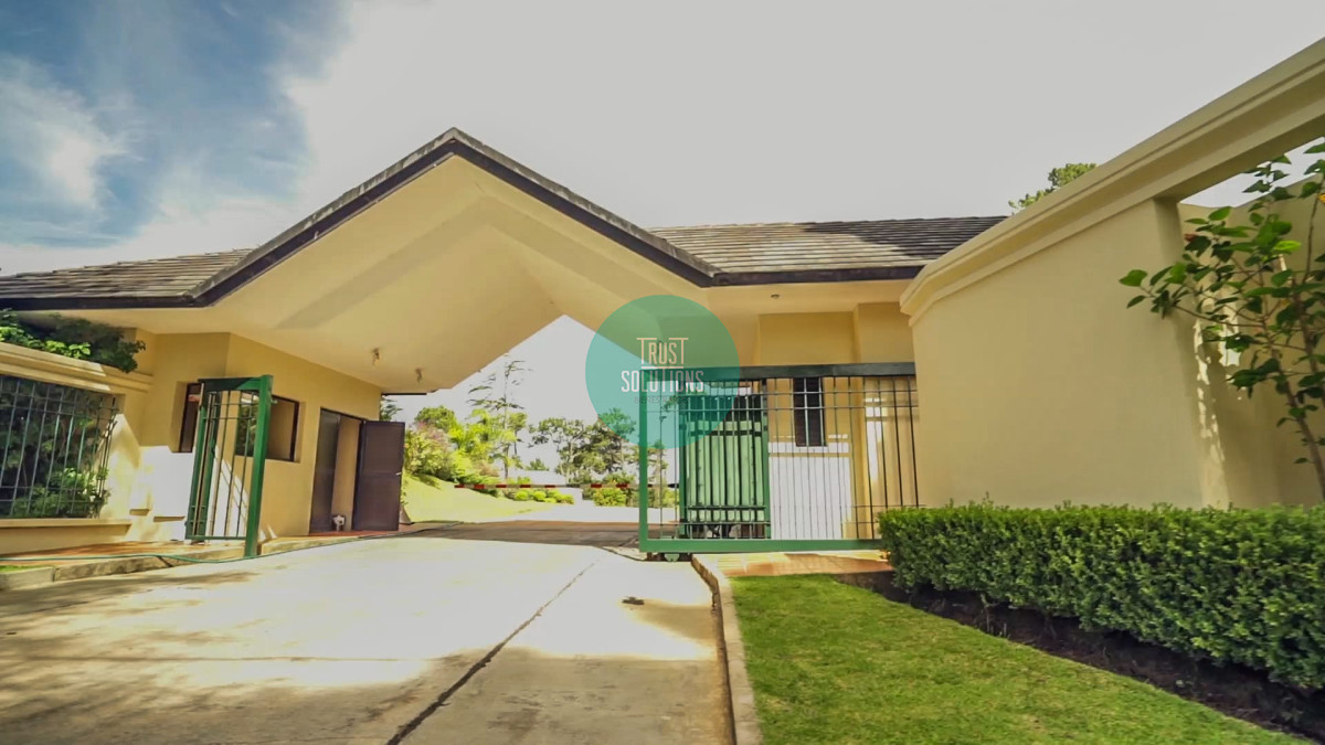 Casa ID.469 - Venta y Alquiler Anual  Casa 4D y dep de serv Barrio Privado Mansa con Piscina climatizada 