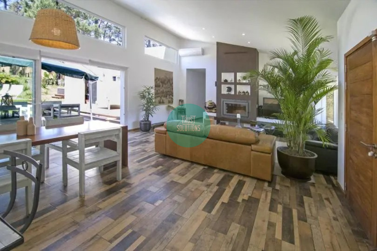 Casa ID.481 - Alquiler Anual Casa 3D San Rafael Punta con Piscina climatizada y Jacuzzi 