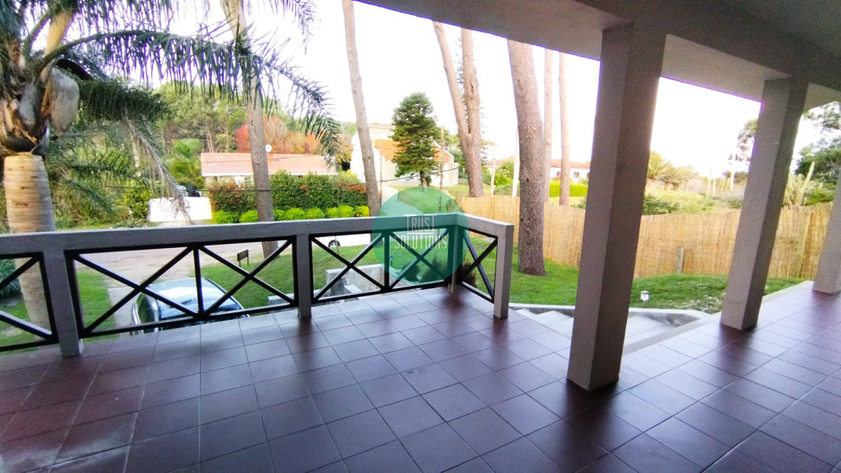 Casa ID.525 - Alquiler Anual Casa 4D y dep de huéspedes Mansa Punta prox a la playa 