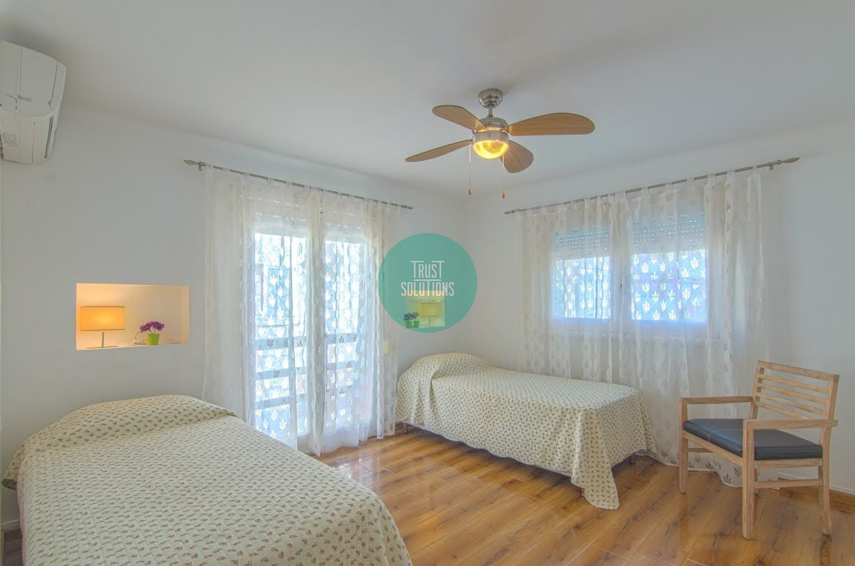 Casa ID.108 - Venta Alquiler Anual y de temporada excelente Casa 6D en la zona del Faro Punta con Piscina y Barbacoa  