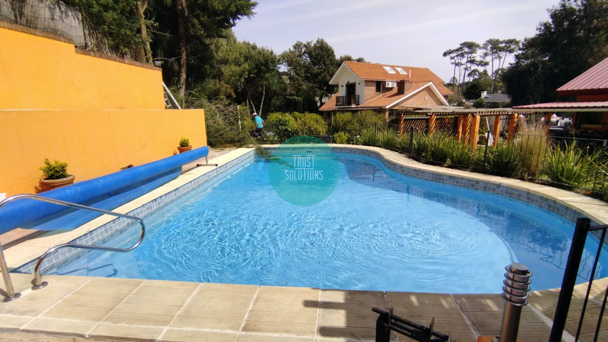 Casa ID.1323 - Alquiler Temporada Casa 4D y dep de serv San Rafael Punta con Piscina climatizada 