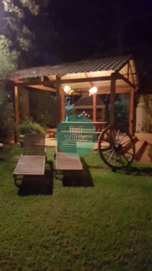 Casa ID.708 - Venta y Alquiler Temporada importante Casa 5D y dep serv Mansa Punta con Piscina 
