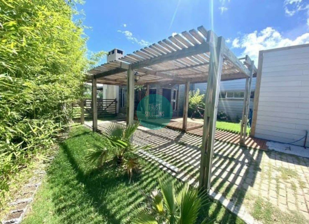 Casa ID.1008 - Venta y Alquiler Anual Casa Punta Barrio Privado 4D 