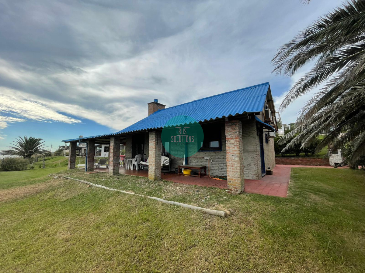 Casa ID.1470 - Hermosa casa sobre el mar