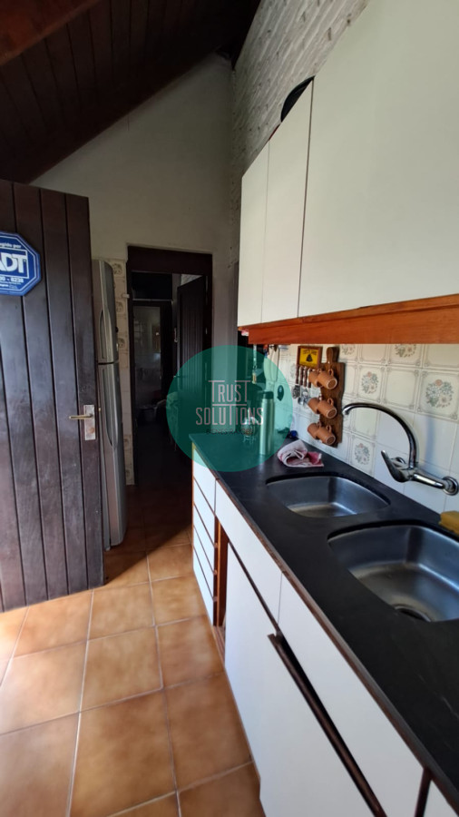 Casa ID.491 - Venta y Alquiler de Temporada Casa 4D y dep de serv Mansa Punta con Piscina a mts del mar