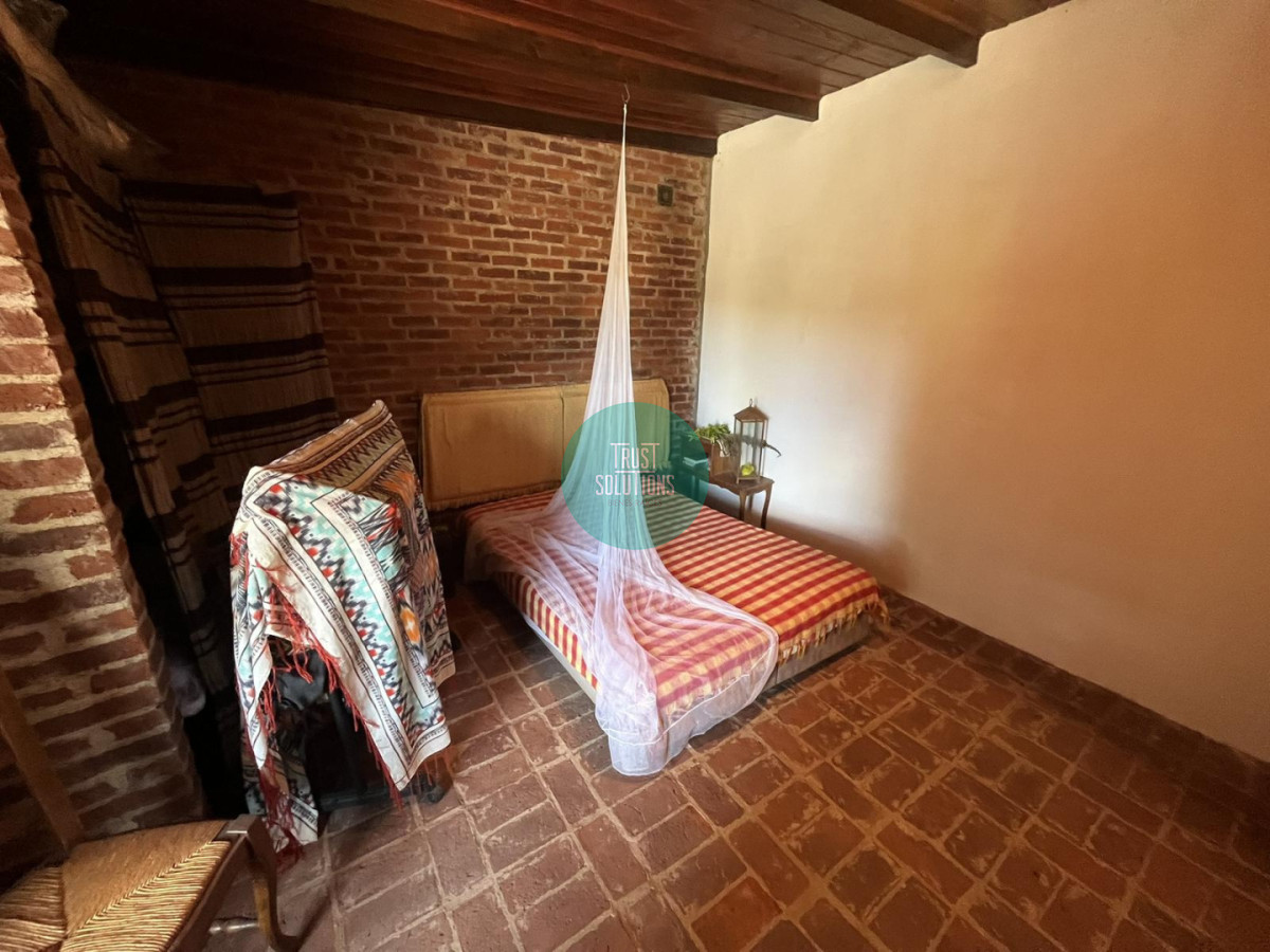 Casa ID.1858 - Venta Casa de campo en Colonia a pasos de la plaza de toro