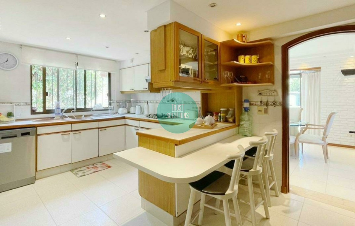 Casa ID.51 - Venta y Alquiler Temporada Casa 4D San Rafael Punta con Piscina a metros del mar 