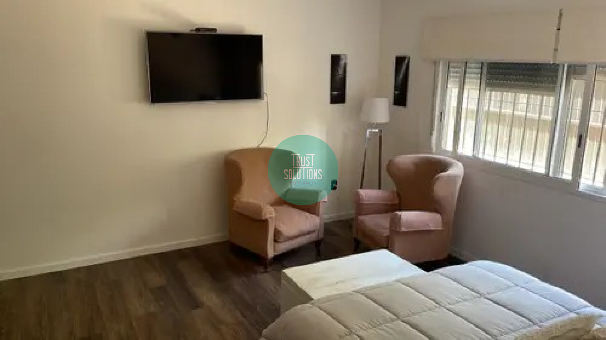 Casa ID.826 - Venta y Alquiler Anual Casa 5D Lugano Punta con Piscina y Barbacoa 