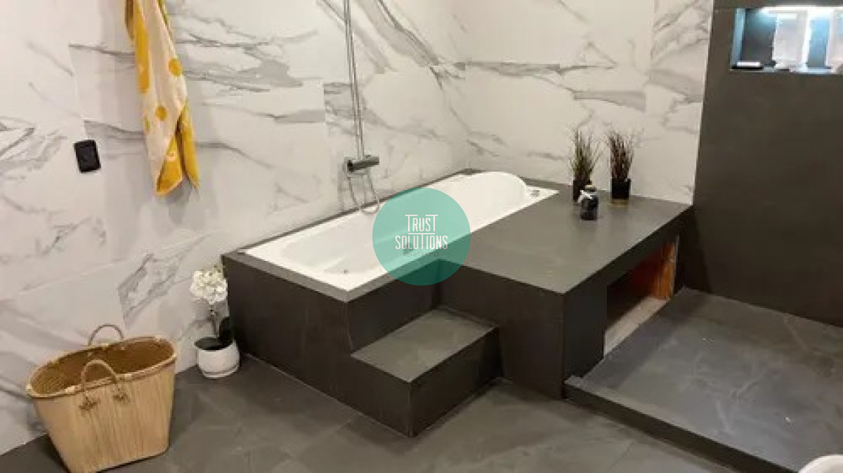 Casa ID.826 - Venta y Alquiler Anual Casa 5D Lugano Punta con Piscina y Barbacoa 