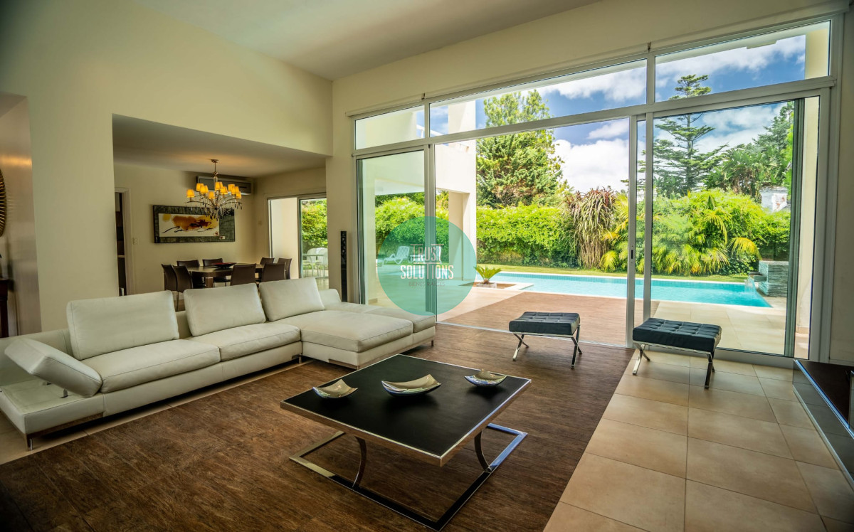 Casa ID.469 - Venta y Alquiler Anual  Casa 4D y dep de serv Barrio Privado Mansa con Piscina climatizada 