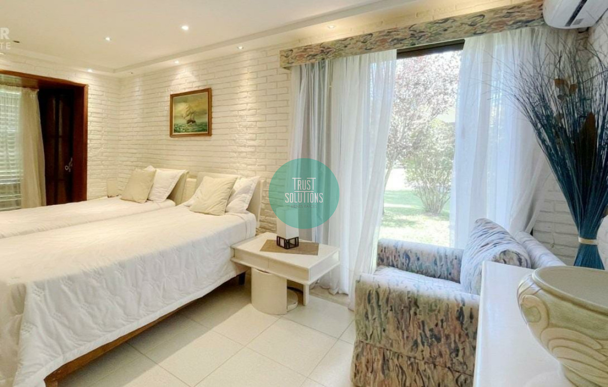 Casa ID.51 - Venta y Alquiler Temporada Casa 4D San Rafael Punta con Piscina a metros del mar 