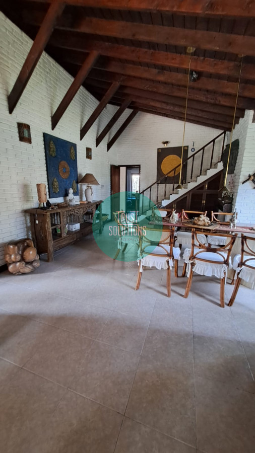 Casa ID.491 - Venta y Alquiler de Temporada Casa 4D y dep de serv Mansa Punta con Piscina a mts del mar