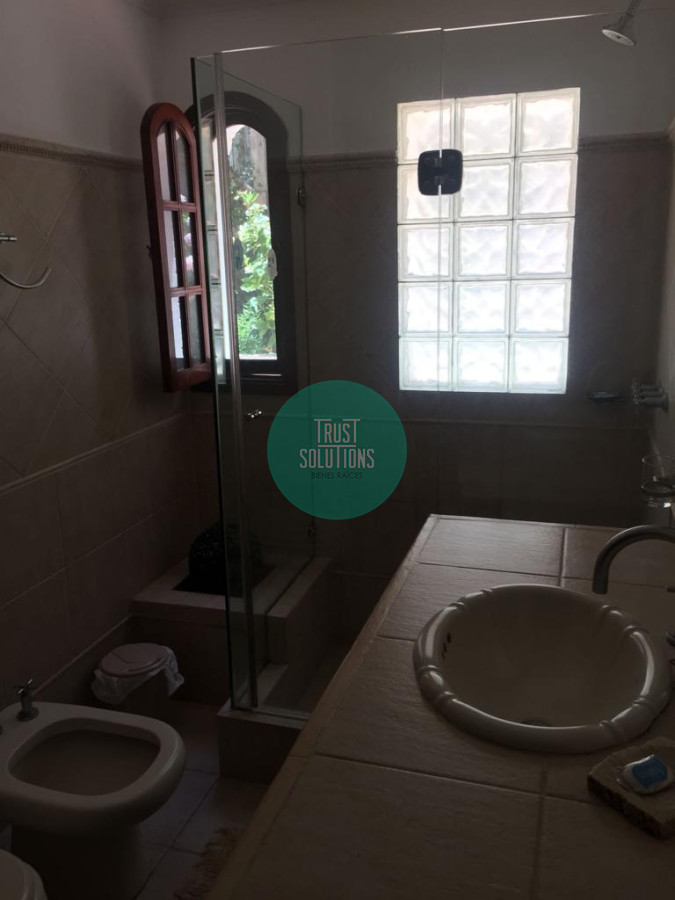 Casa ID.312 - Alquiler Anual Casa 3D y dep de serv Mansa Punta con Piscina climatizada 