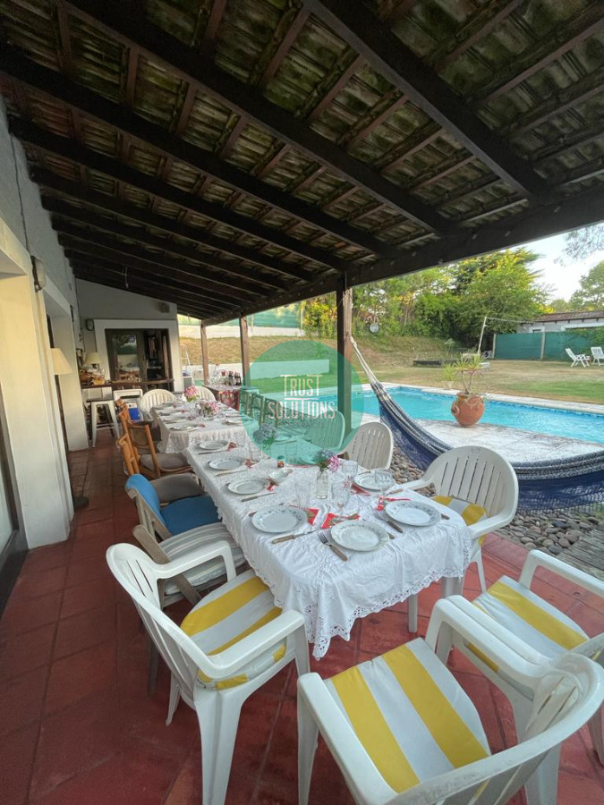 Casa ID.337 - Venta y Alquiler Anual Casa Lugano Punta 4 D Piscina 