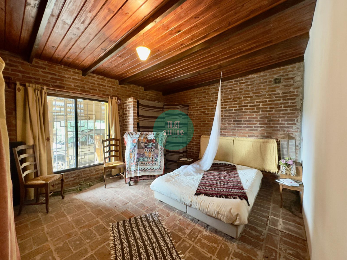 Casa ID.1858 - Venta Casa de campo en Colonia a pasos de la plaza de toro