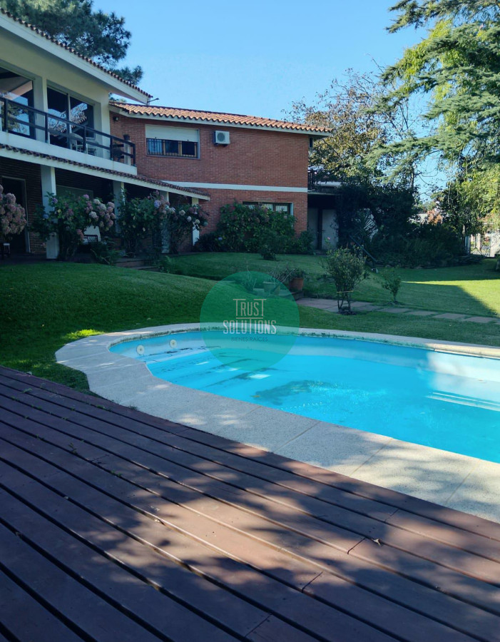 Casa ID.197 - Venta importante Casa 5D Mansa Punta con Piscina y Barbacoa  