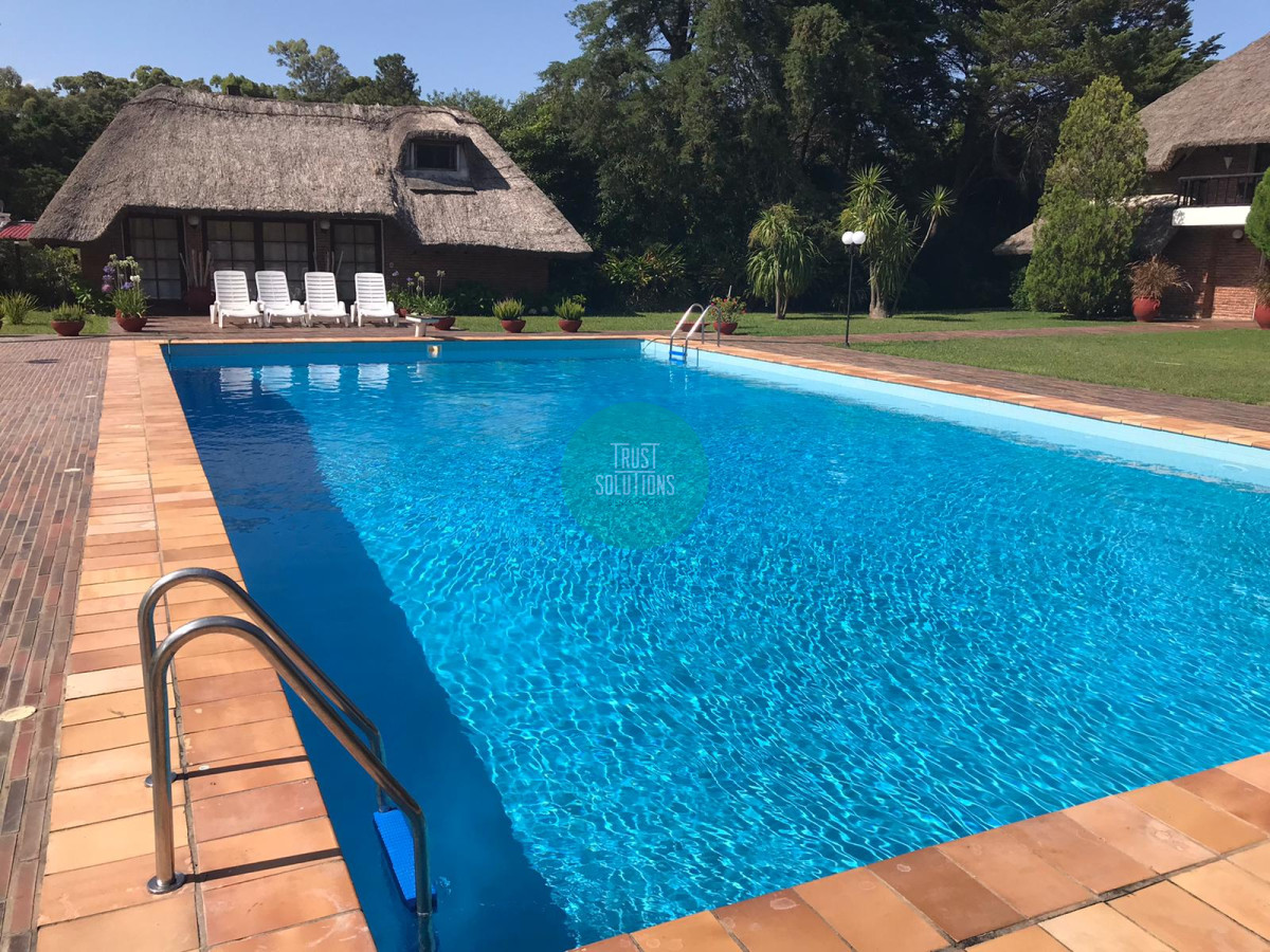 Casa ID.219 - Alquiler temporada Espectacular Casa 6D Golf Punta con Piscina y 10.000 m2 de Parque 