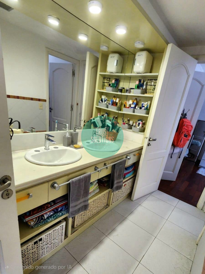 Casa ID.1425 - VENTA DE ESTUPENDA CASA EN EL PUERTO DEL BUCEO A METROS DEL MAR Y DEL LICEO FRANCES 