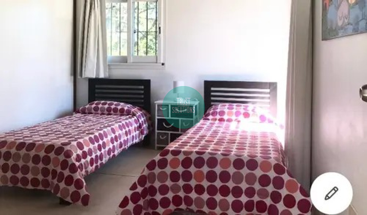 Casa ID.898 - Alquiler Anual  Casa 4D Rincón del Indio Punta con Piscina climatizada 