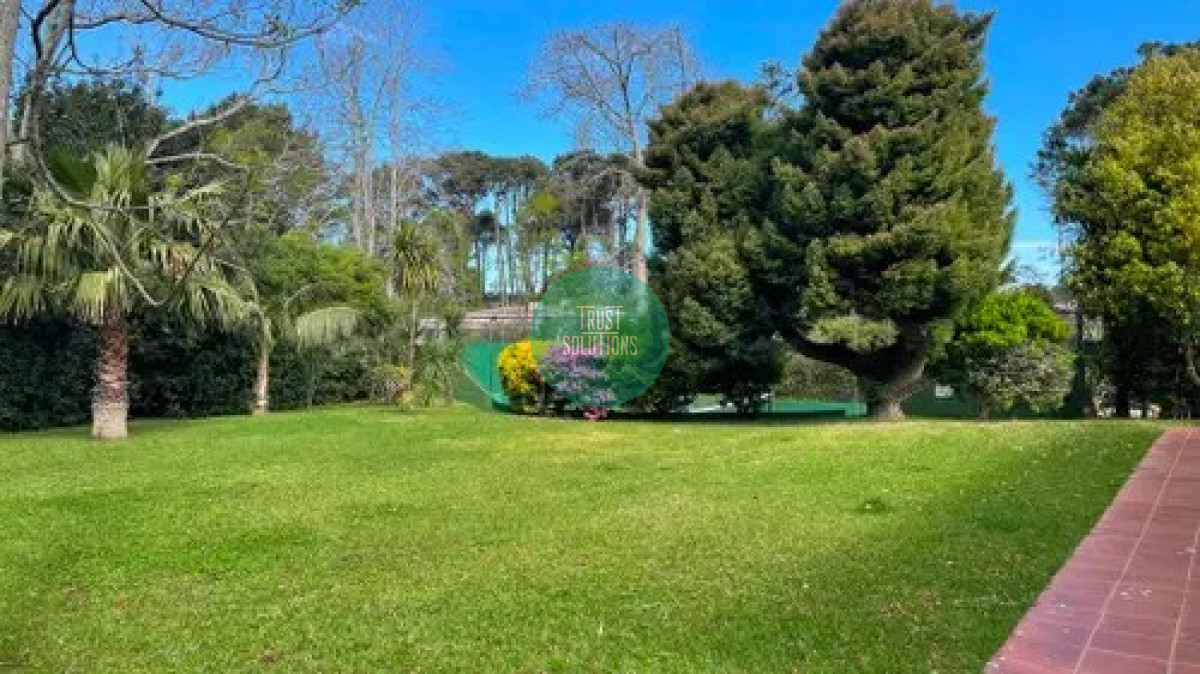 Casa ID.315 - Alquiler temporada Casa 4D y dep Lugano Punta con Piscina y cancha tenis 