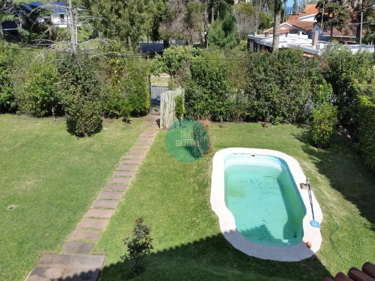Casa ID.197 - Venta importante Casa 5D Mansa Punta con Piscina y Barbacoa  
