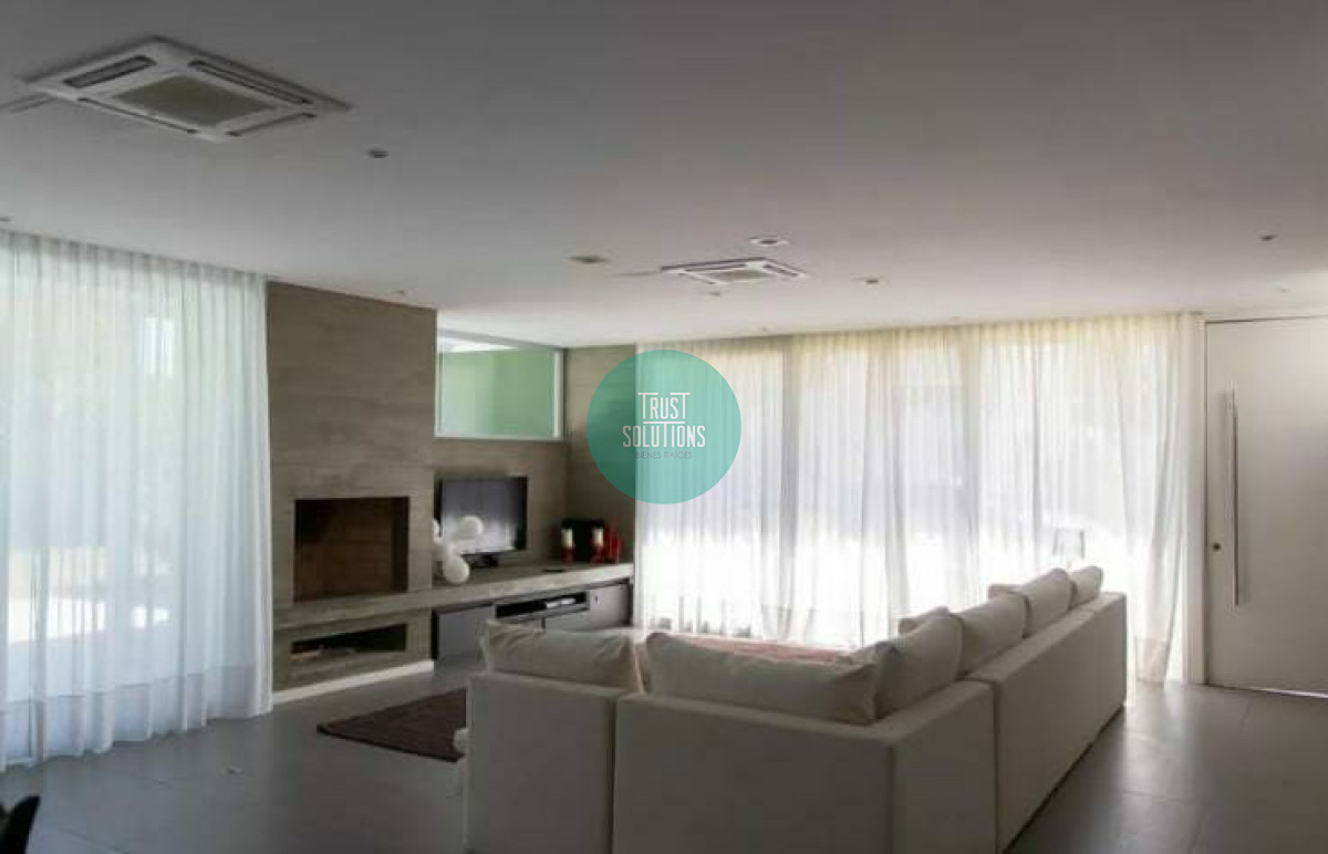Casa ID.1108 - Venta Casa 5 suites Barrio privado Mansa Punta con Piscina  