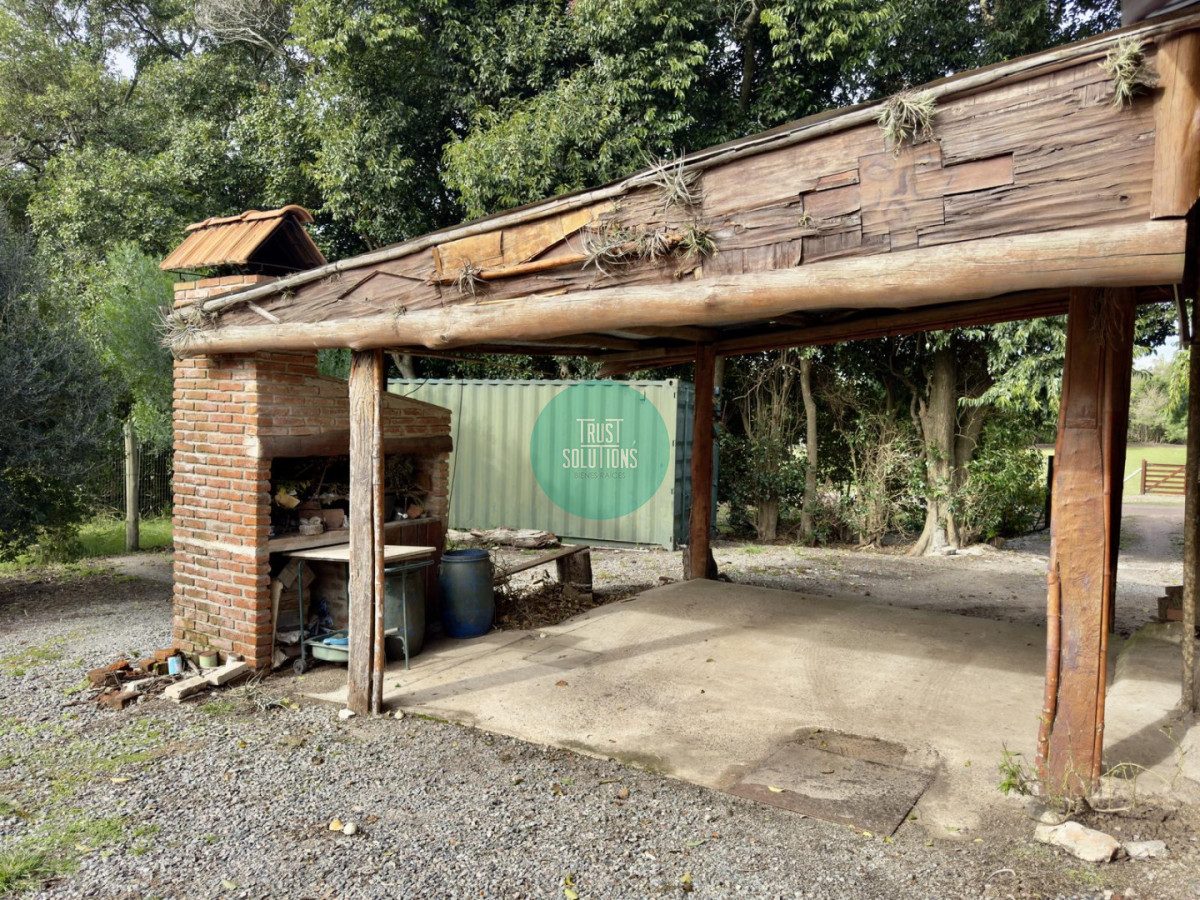 Casa ID.1858 - Venta Casa de campo en Colonia a pasos de la plaza de toro