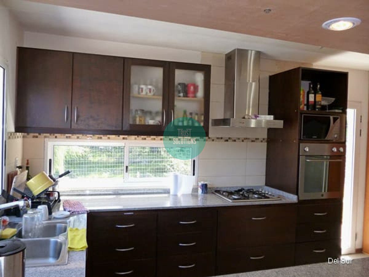 Casa ID.1008 - Venta y Alquiler Anual Casa Punta Barrio Privado 4D 