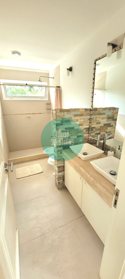 Casa ID.1663 - Venta y Alquiler Anual Casa 4D y dep de serv Lugano Punta con Piscina climatizada 