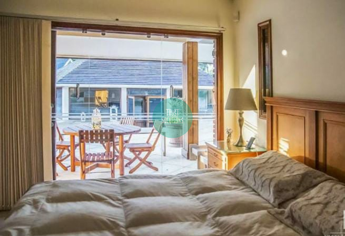 Casa ID.851 - Venta y Alquiler de Temporada Casa 5D Lugano Punta con Piscina climatizada y Barbacoa 