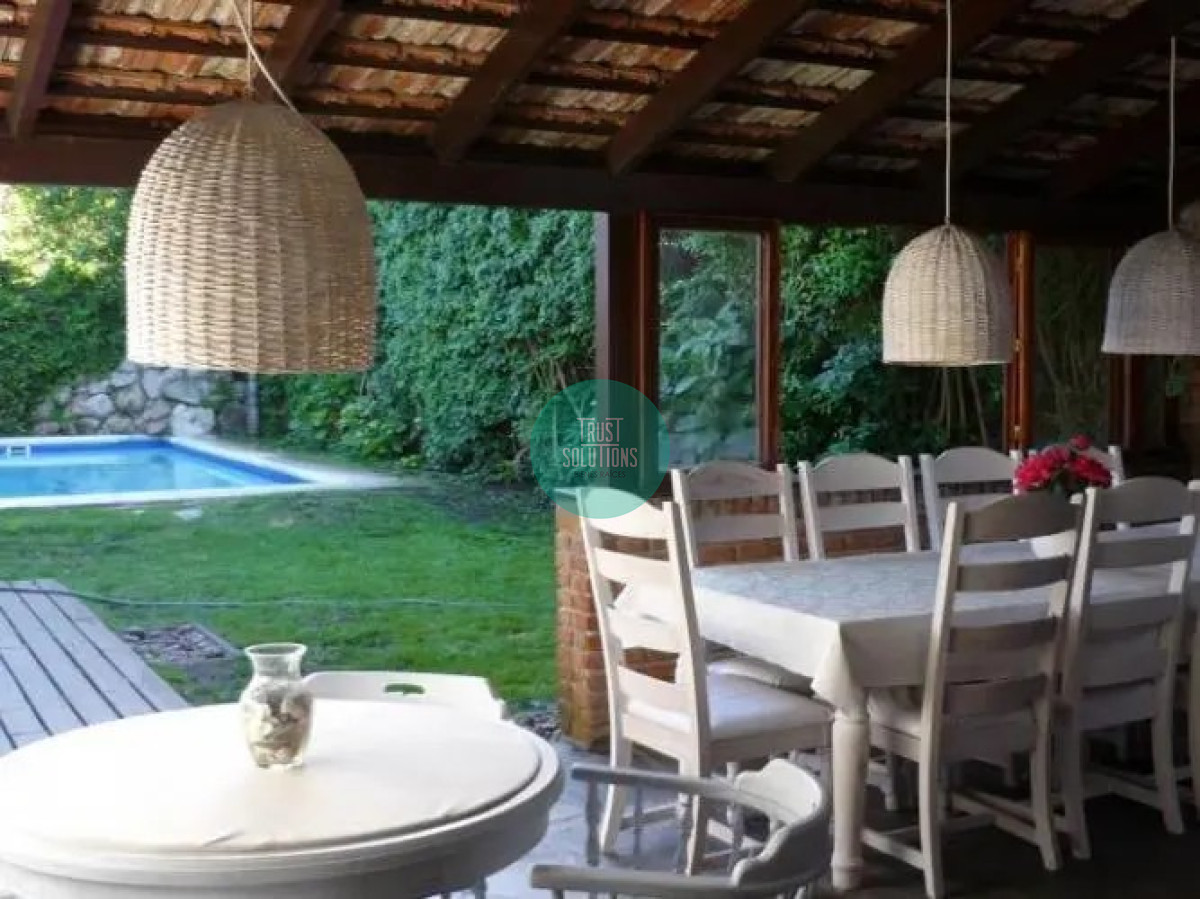 Casa ID.206 - Venta Alquiler Anual Casa Mansa Punta 5D y dep con Piscina  