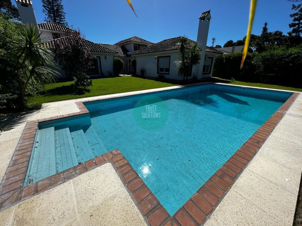 Casa ID.414 - Alquiler de Temporada Casa 4D y dep serv San Rafael Punta con Piscina prox mar 