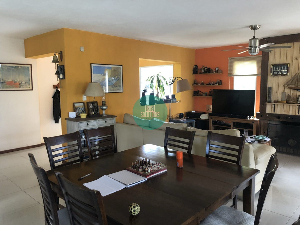 Casa ID.1008 - Venta y Alquiler Anual Casa Punta Barrio Privado 4D 