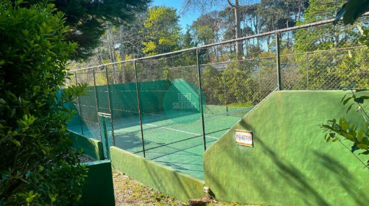 Casa ID.315 - Alquiler temporada Casa 4D y dep Lugano Punta con Piscina y cancha tenis 