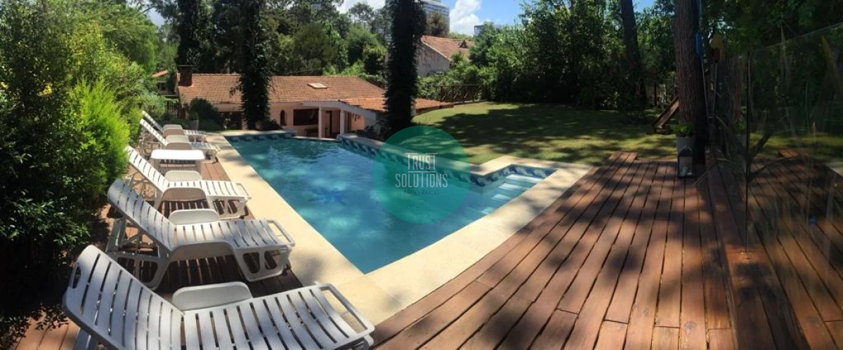 Casa ID.312 - Alquiler Anual Casa 3D y dep de serv Mansa Punta con Piscina climatizada 