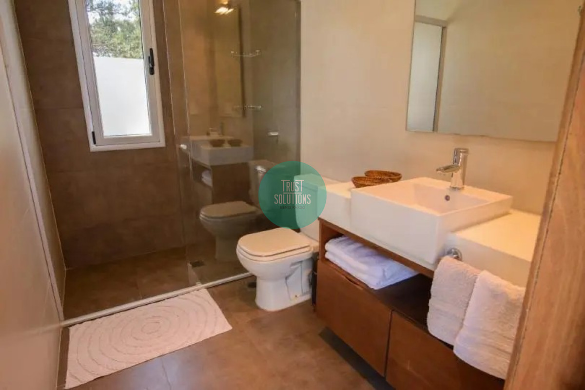 Casa ID.897 - Venta y Alquiler Temporada Divina Casa 4D y dep serv Rincón del Indio Punta 