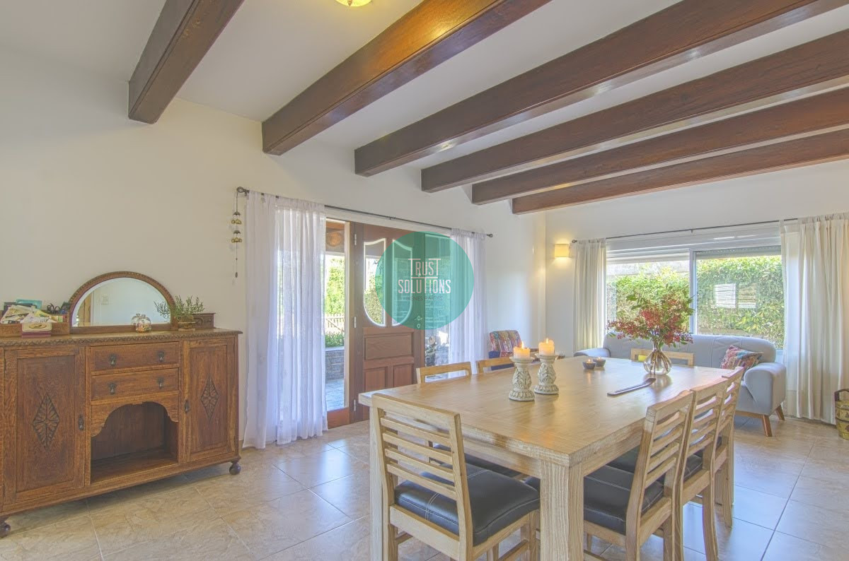 Casa ID.108 - Venta Alquiler Anual y de temporada excelente Casa 6D en la zona del Faro Punta con Piscina y Barbacoa  