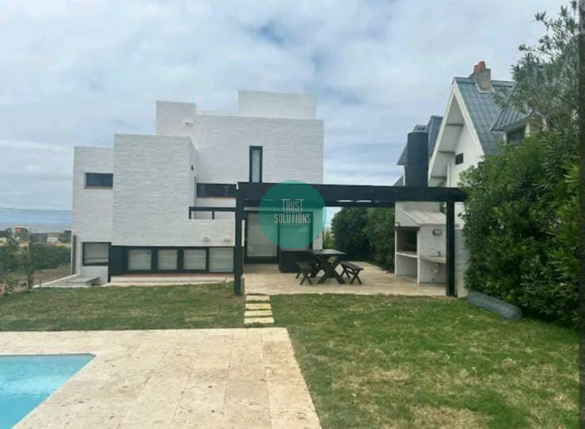 Casa ID.1051 - Alquiler de temporada Casa 5D Montoya Punta con Piscina frente a la Playa 