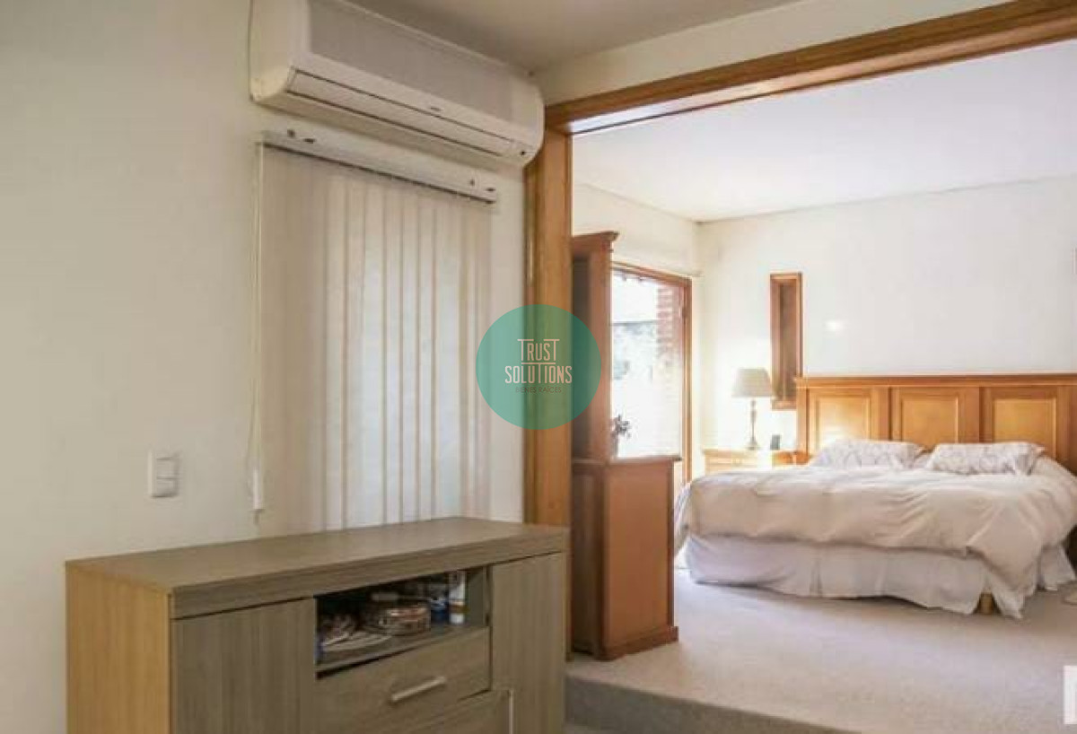 Casa ID.851 - Venta y Alquiler de Temporada Casa 5D Lugano Punta con Piscina climatizada y Barbacoa 