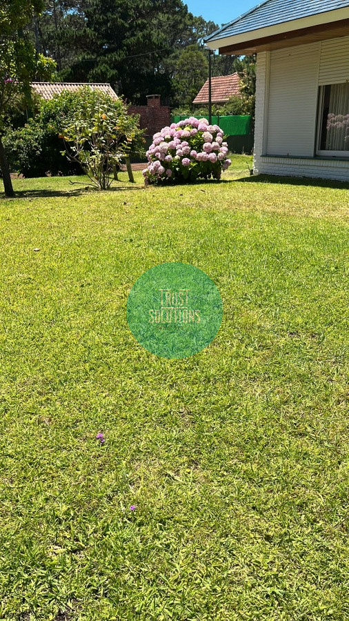 Casa ID.229 - Alquiler temporada Casa 4D y dep de serv Mansa Punta con Piscina Barbacoa y Cancha de tenis 