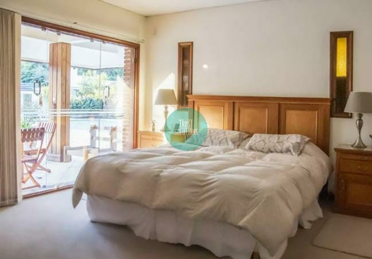 Casa ID.851 - Venta y Alquiler de Temporada Casa 5D Lugano Punta con Piscina climatizada y Barbacoa 