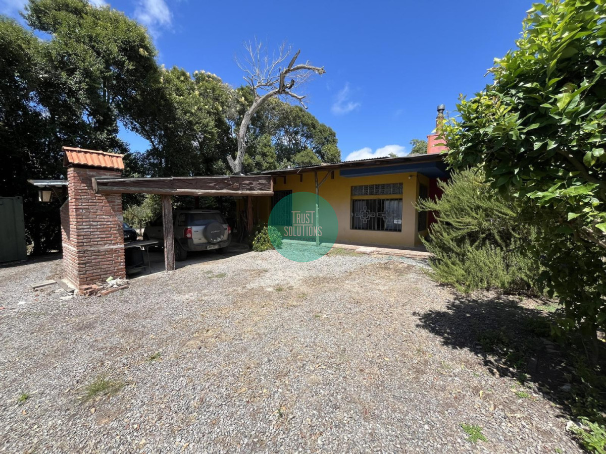 Casa ID.1858 - Venta Casa de campo en Colonia a pasos de la plaza de toro