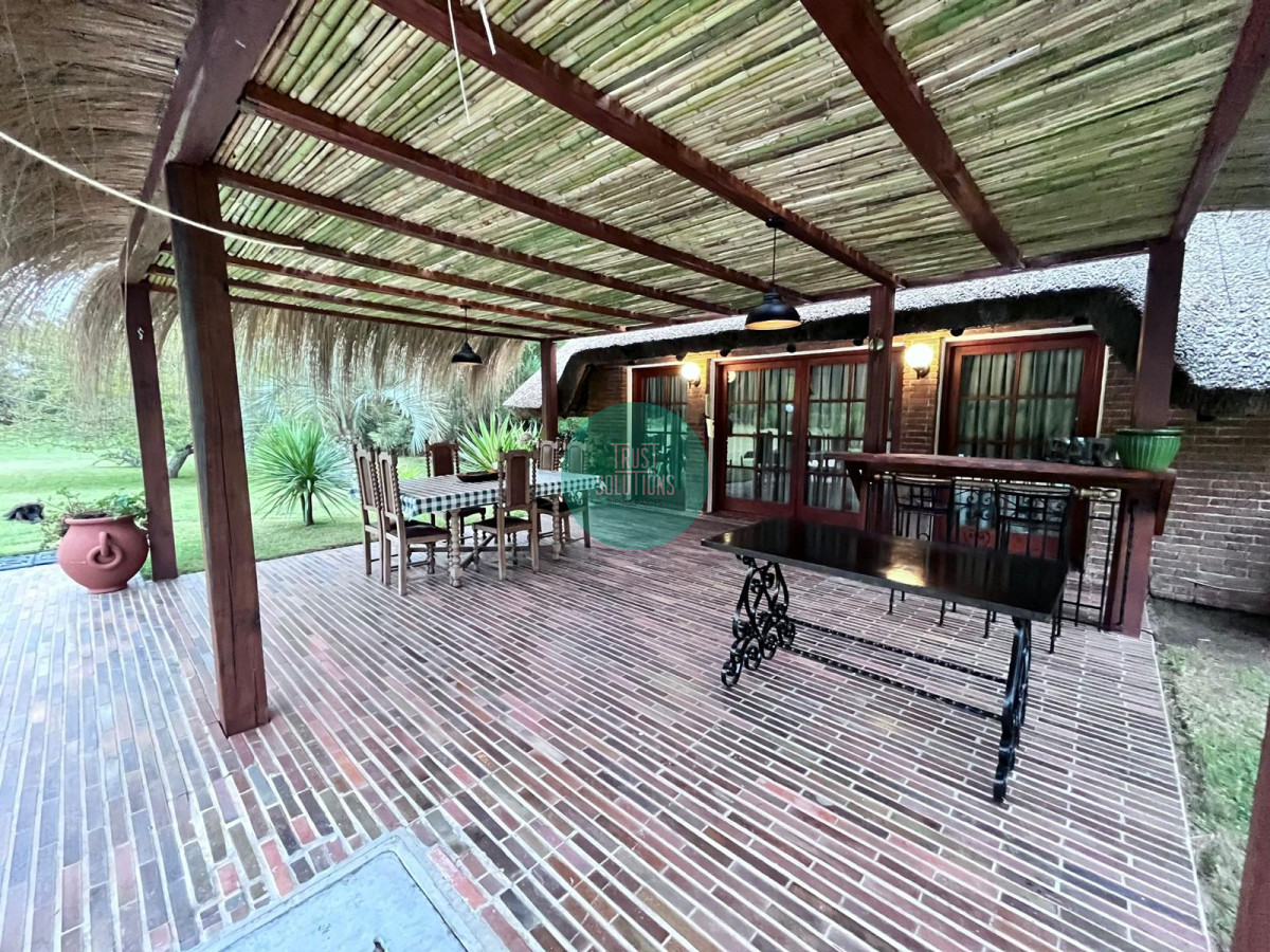 Casa ID.219 - Alquiler temporada Espectacular Casa 6D Golf Punta con Piscina y 10.000 m2 de Parque 