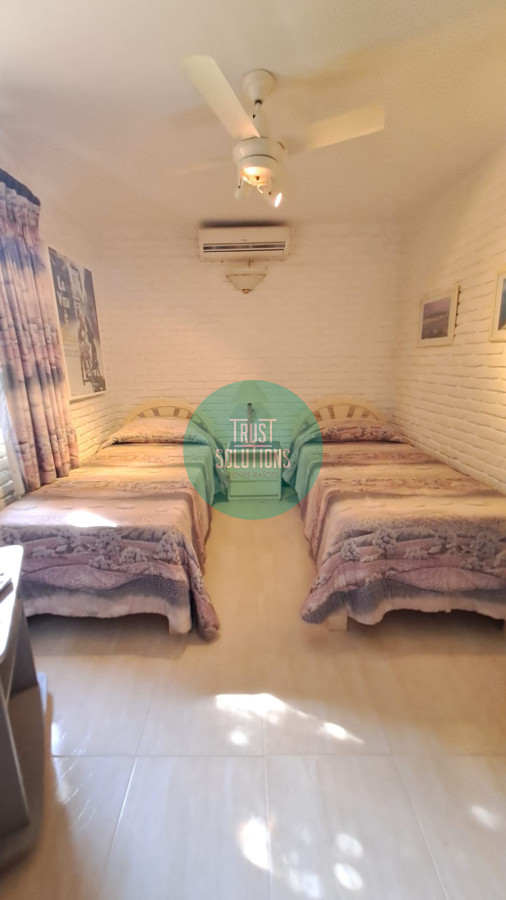 Casa ID.491 - Venta y Alquiler de Temporada Casa 4D y dep de serv Mansa Punta con Piscina a mts del mar